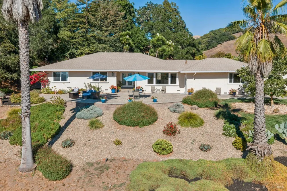 4322 Oakridge Lane Penngrove, CA 94951