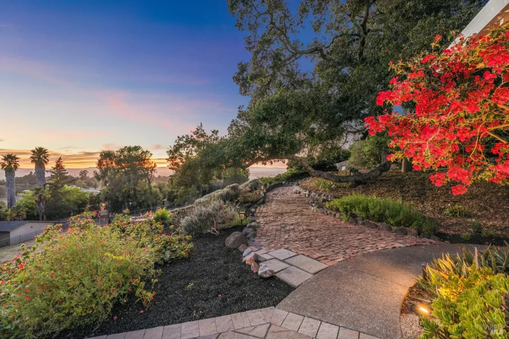 4322 Oakridge Lane Penngrove, CA 94951