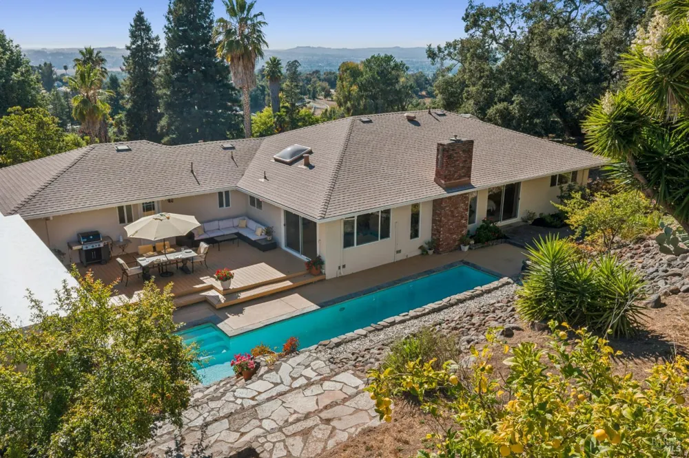 4322 Oakridge Lane Penngrove, CA 94951