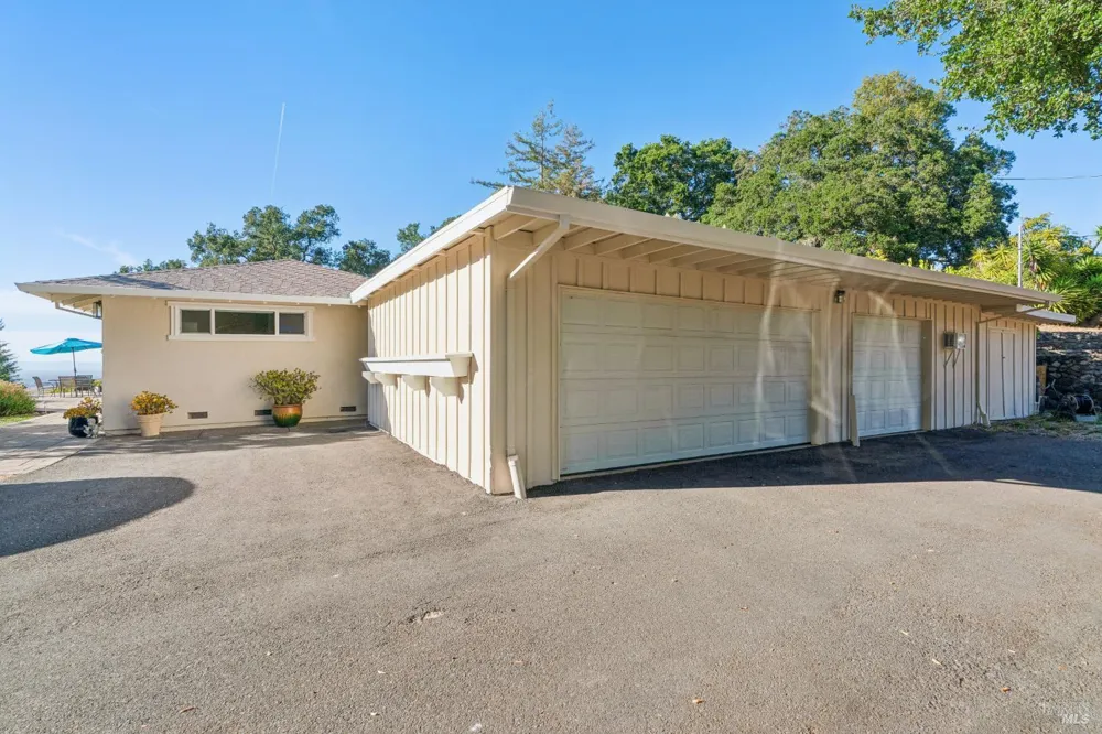 4322 Oakridge Lane Penngrove, CA 94951