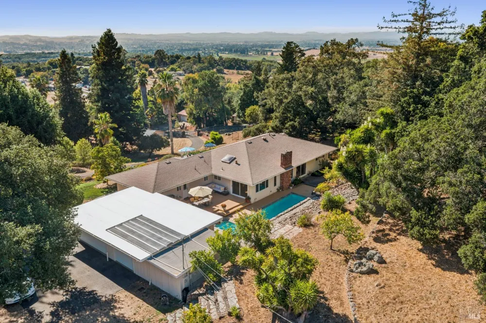 4322 Oakridge Lane Penngrove, CA 94951