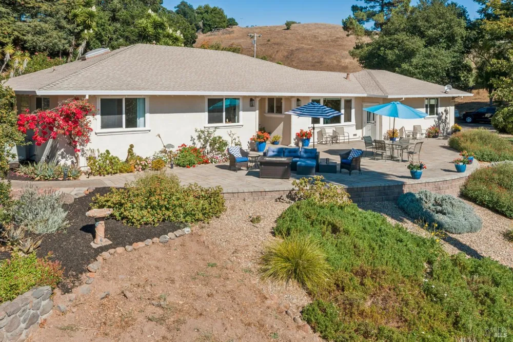 4322 Oakridge Lane Penngrove, CA 94951