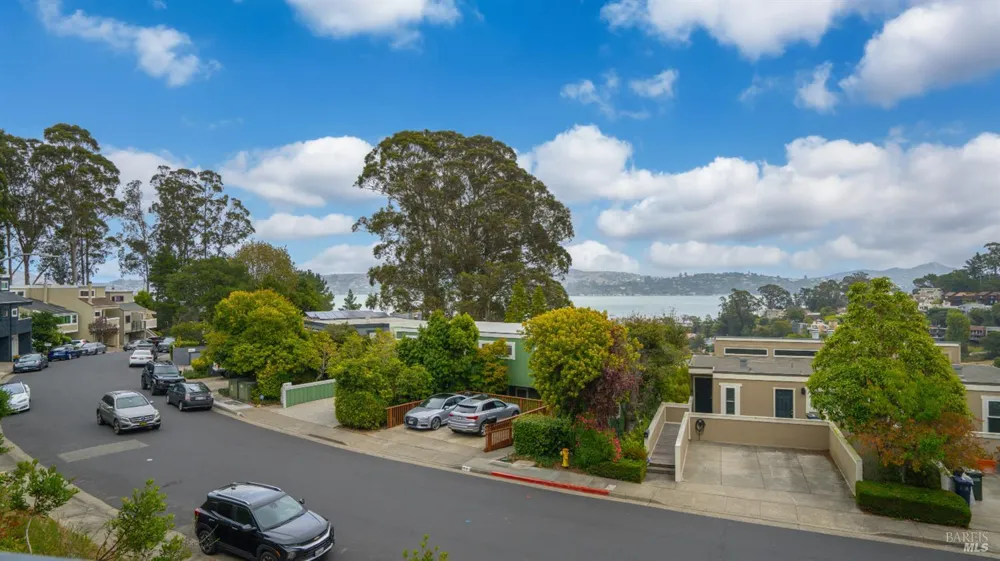 80 Lincoln Drive ##1C Sausalito, CA 94965