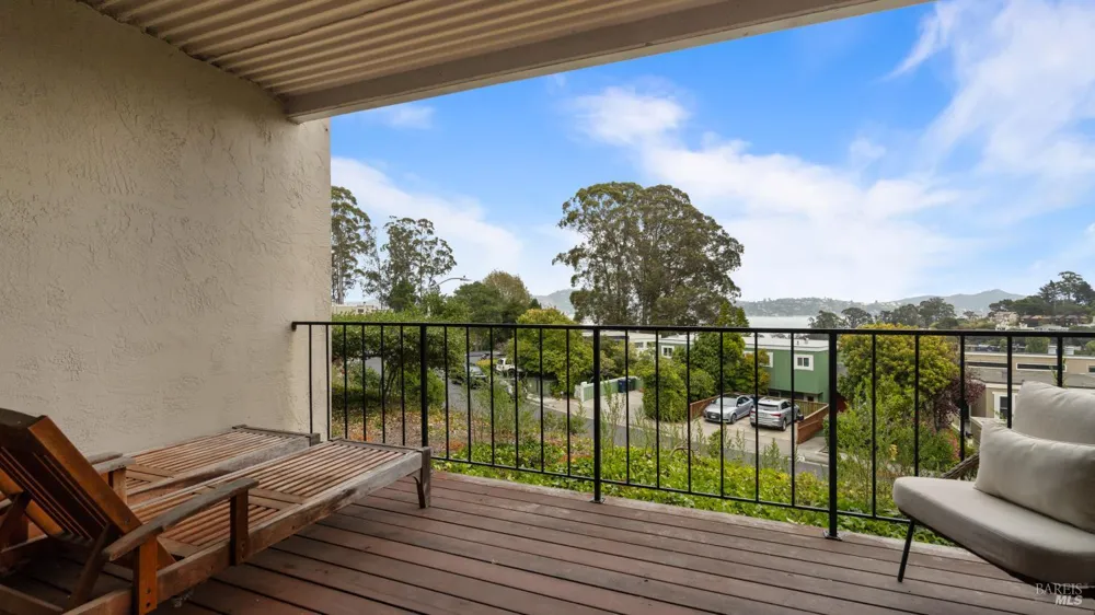 80 Lincoln Drive ##1C Sausalito, CA 94965