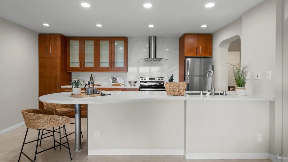 80 Lincoln Drive ##1C Sausalito, CA 94965