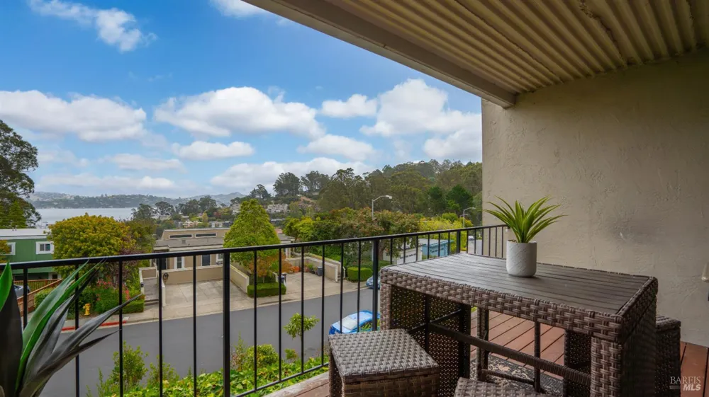80 Lincoln Drive ##1C Sausalito, CA 94965