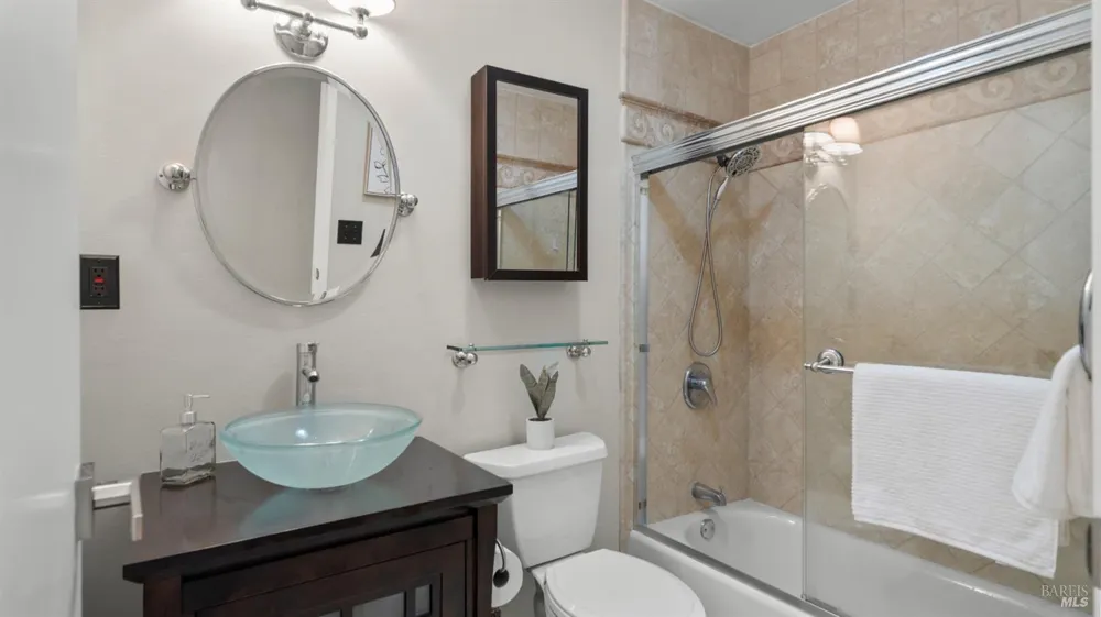 80 Lincoln Drive ##1C Sausalito, CA 94965