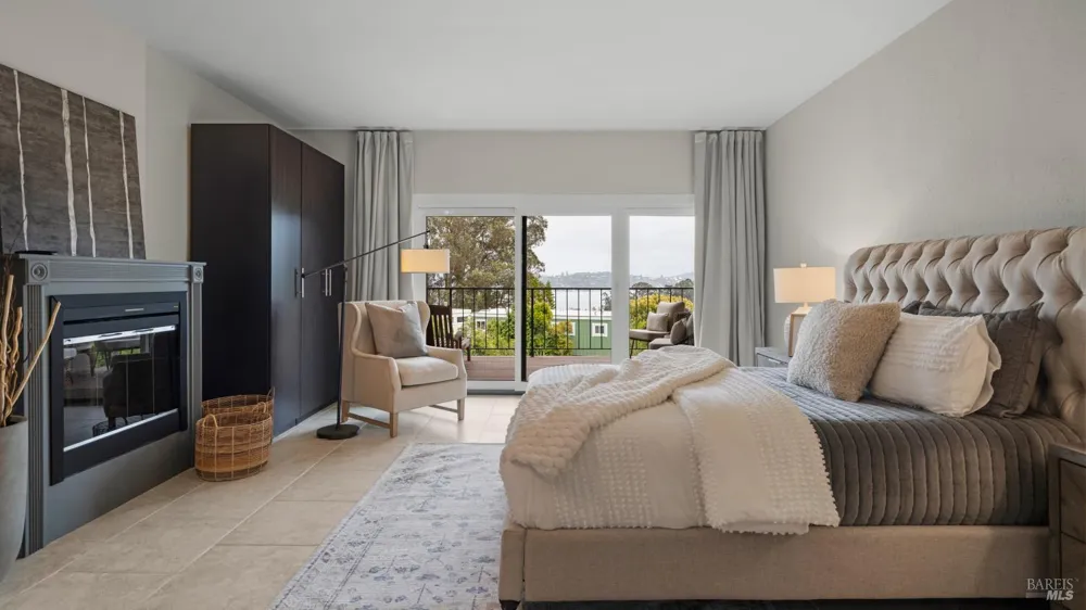 80 Lincoln Drive ##1C Sausalito, CA 94965