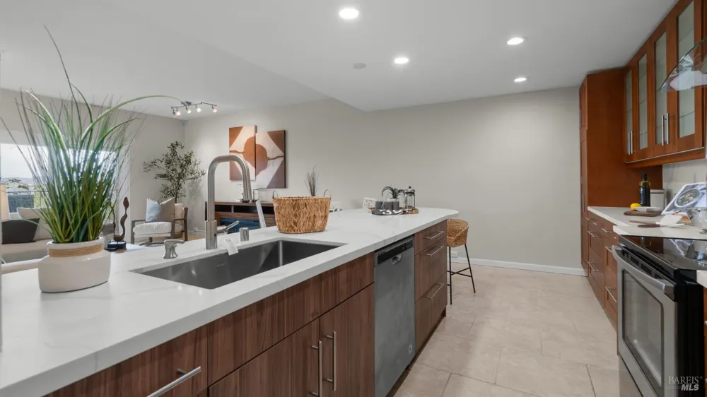 80 Lincoln Drive ##1C Sausalito, CA 94965