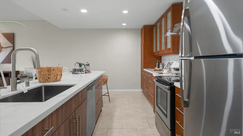 80 Lincoln Drive ##1C Sausalito, CA 94965