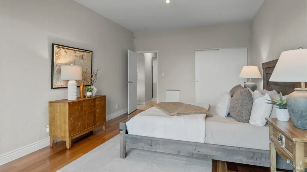 80 Lincoln Drive ##1C Sausalito, CA 94965
