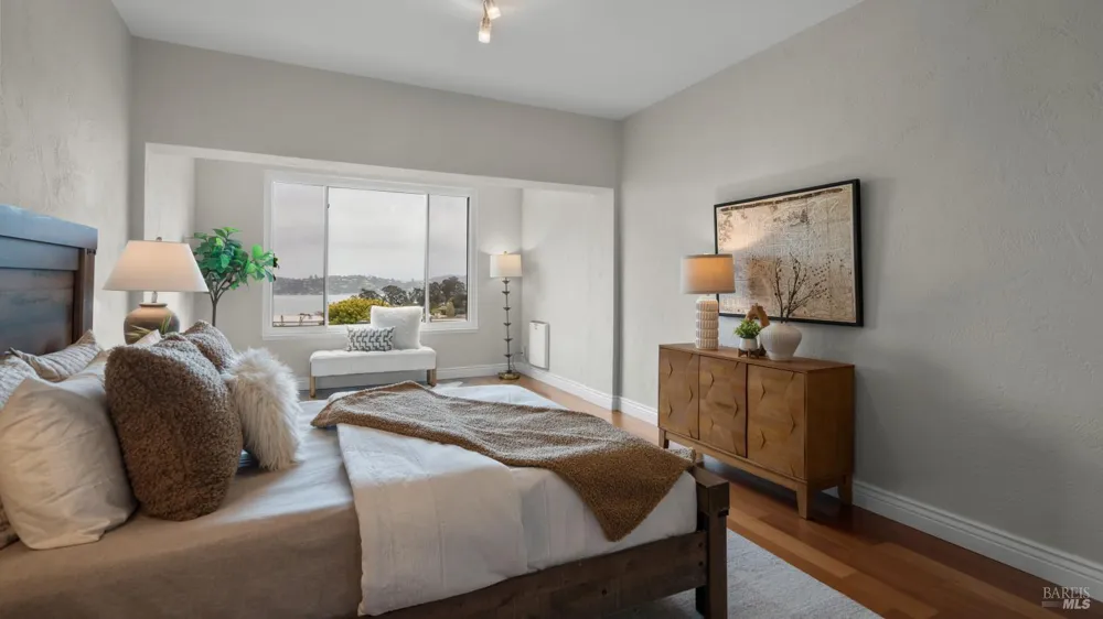 80 Lincoln Drive ##1C Sausalito, CA 94965