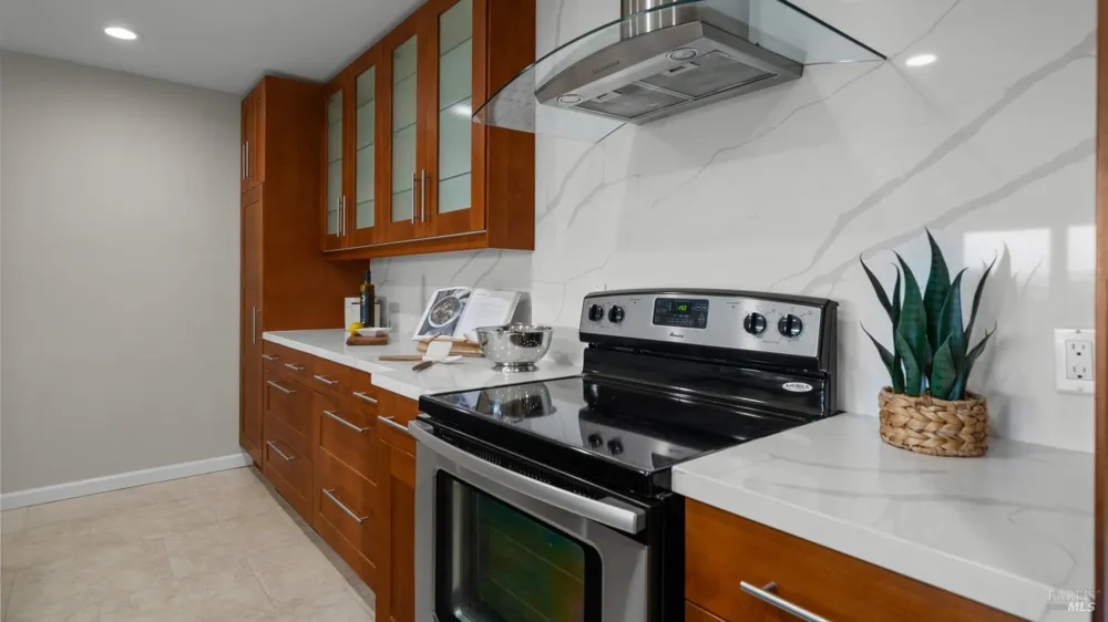 80 Lincoln Drive ##1C Sausalito, CA 94965