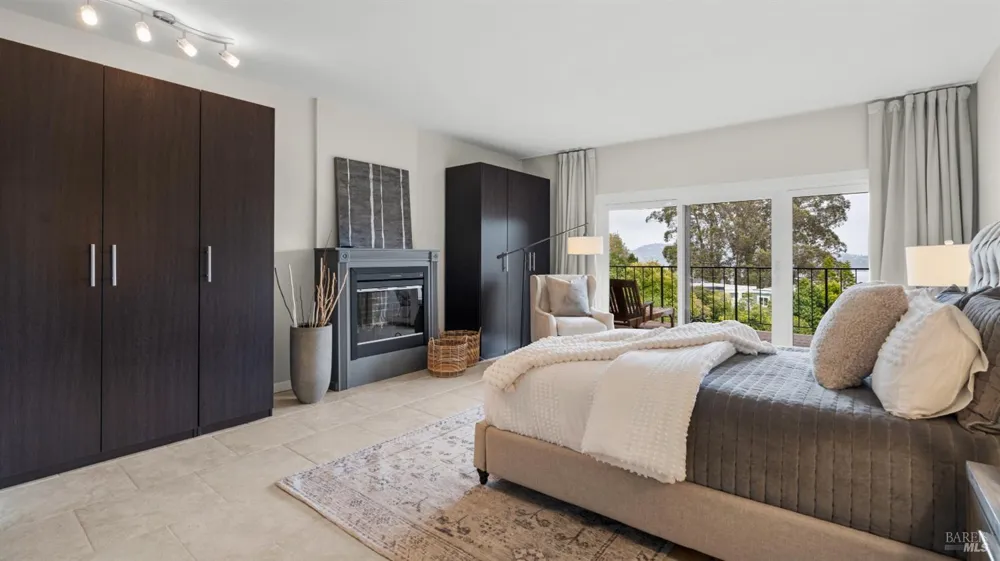 80 Lincoln Drive ##1C Sausalito, CA 94965
