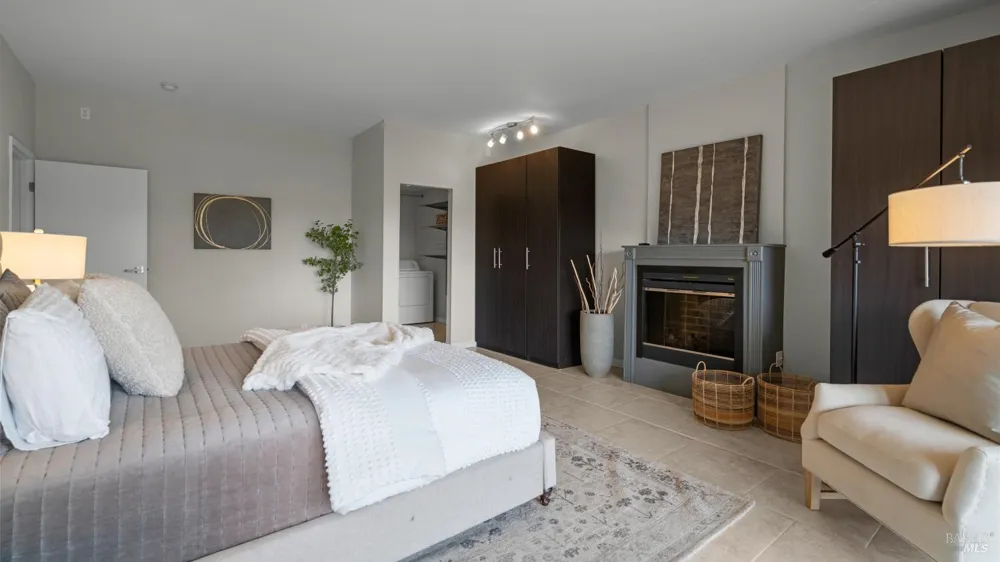 80 Lincoln Drive ##1C Sausalito, CA 94965