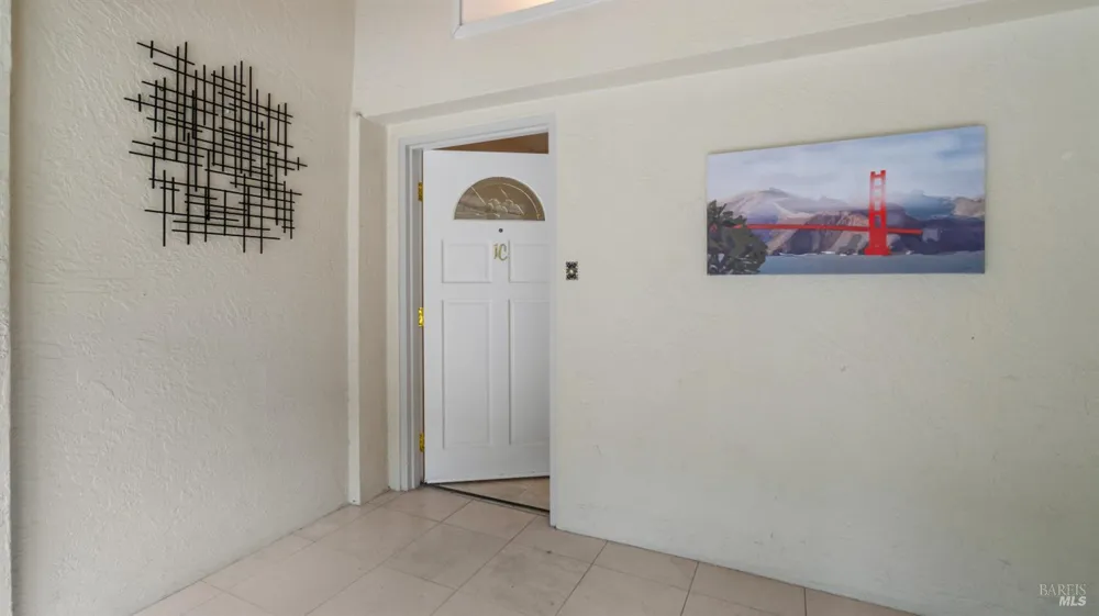 80 Lincoln Drive ##1C Sausalito, CA 94965