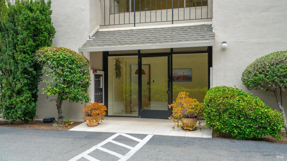 80 Lincoln Drive ##1C Sausalito, CA 94965