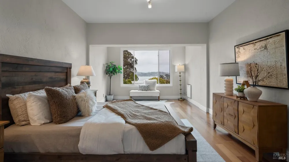 80 Lincoln Drive ##1C Sausalito, CA 94965