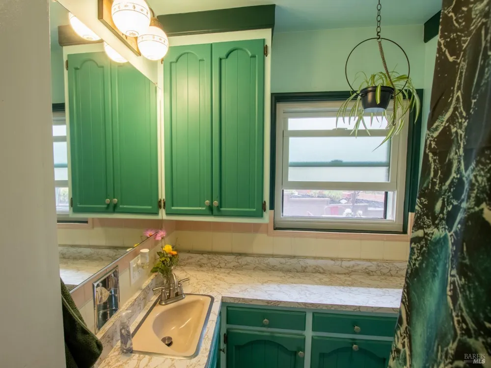2600 Alida Street Oakland, CA 94602