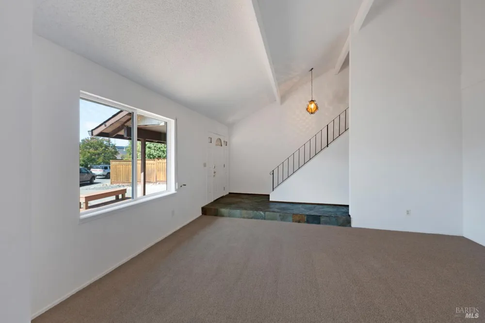 1008 Santa Clara Lane Petaluma, CA 94954