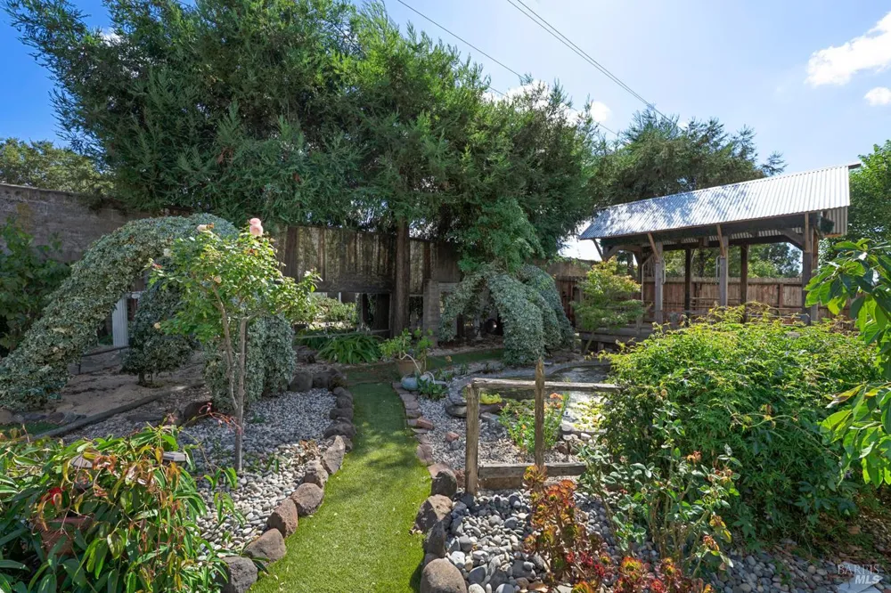 1008 Santa Clara Lane Petaluma, CA 94954