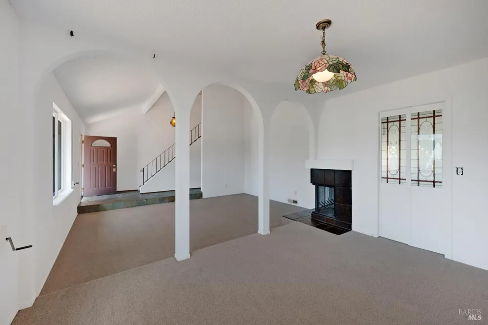 1008 Santa Clara Lane Petaluma, CA 94954