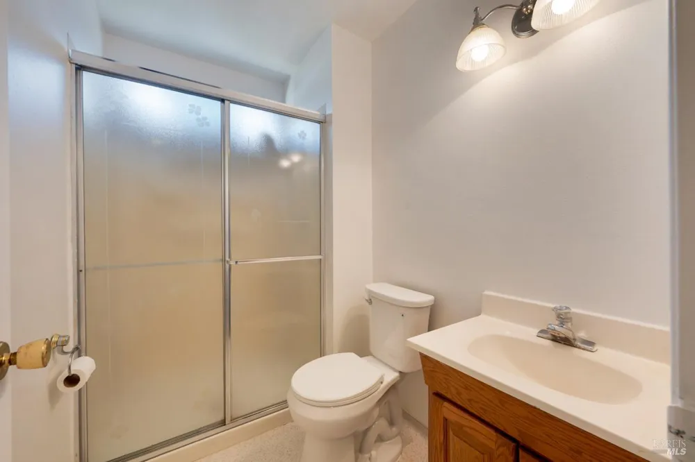 1008 Santa Clara Lane Petaluma, CA 94954