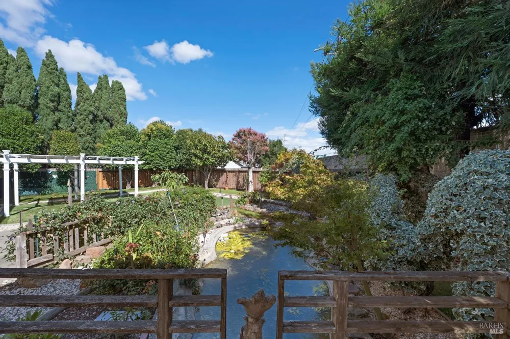 1008 Santa Clara Lane Petaluma, CA 94954