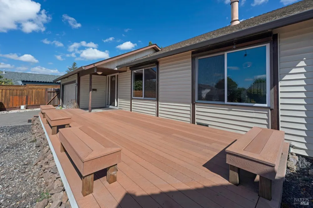 1008 Santa Clara Lane Petaluma, CA 94954