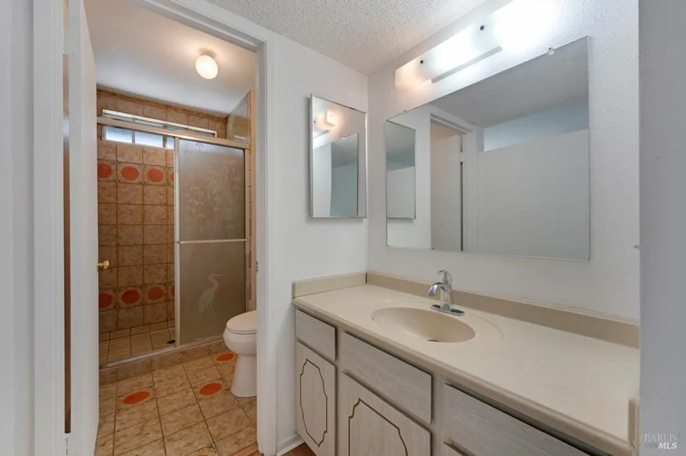 1008 Santa Clara Lane Petaluma, CA 94954