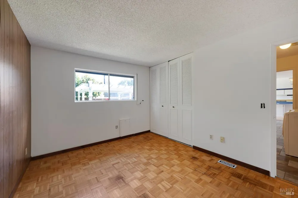 1008 Santa Clara Lane Petaluma, CA 94954