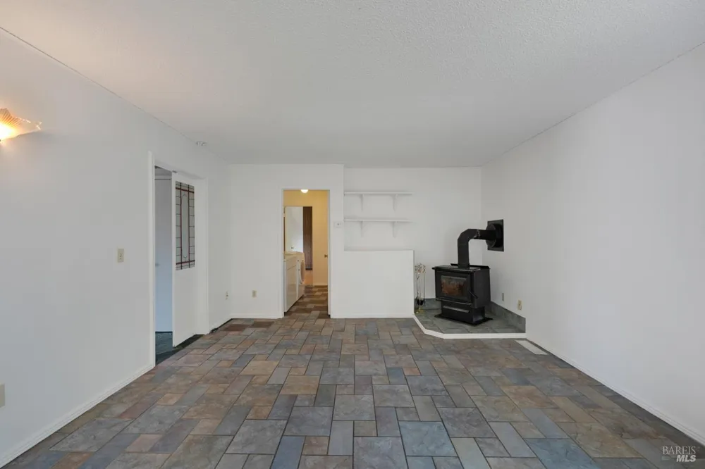 1008 Santa Clara Lane Petaluma, CA 94954
