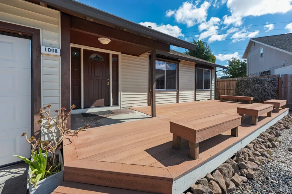 1008 Santa Clara Lane Petaluma, CA 94954