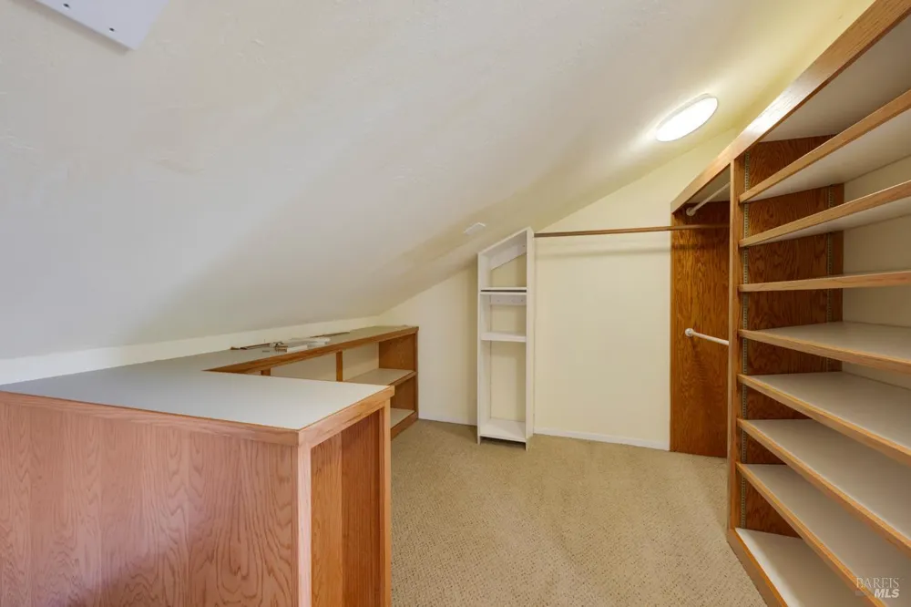1008 Santa Clara Lane Petaluma, CA 94954