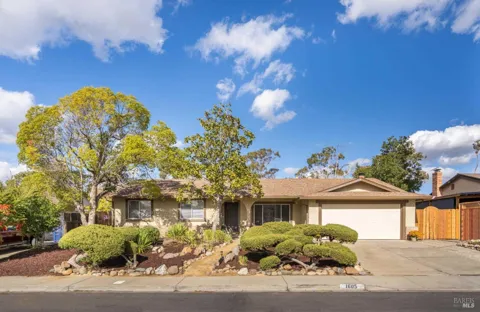 1605 Woodland Drive