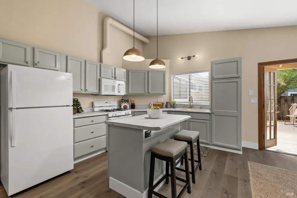 1756 Arroyo Sierra Avenue Santa Rosa, CA 95405