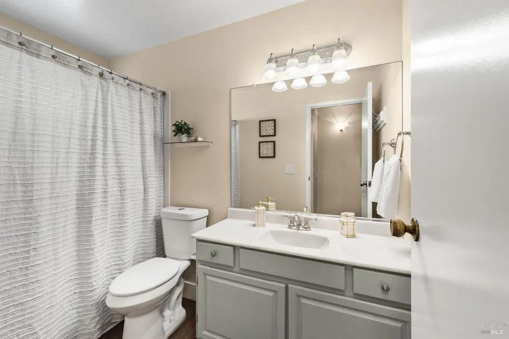 1756 Arroyo Sierra Avenue Santa Rosa, CA 95405