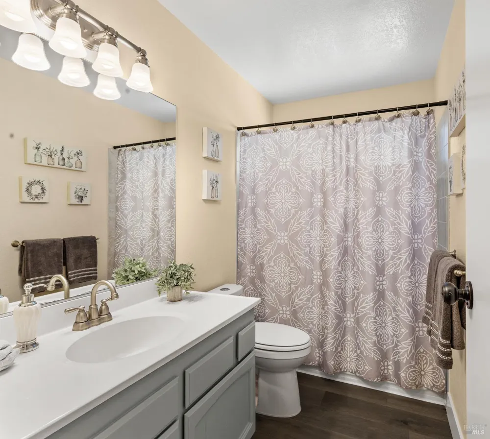 1756 Arroyo Sierra Avenue Santa Rosa, CA 95405