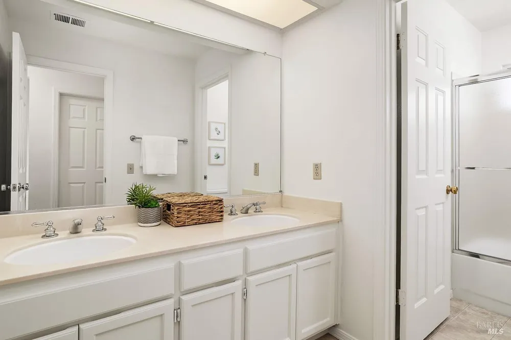 66 Mariners Circle San Rafael, CA 94903
