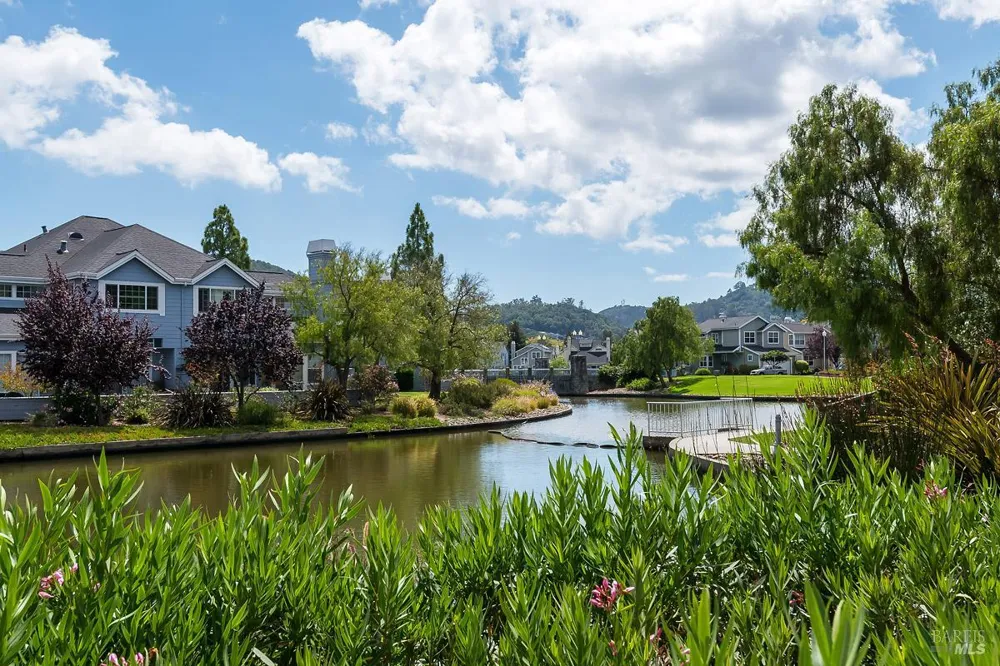66 Mariners Circle San Rafael, CA 94903