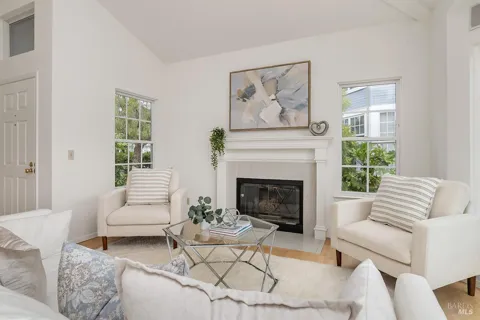 66 Mariners Circle