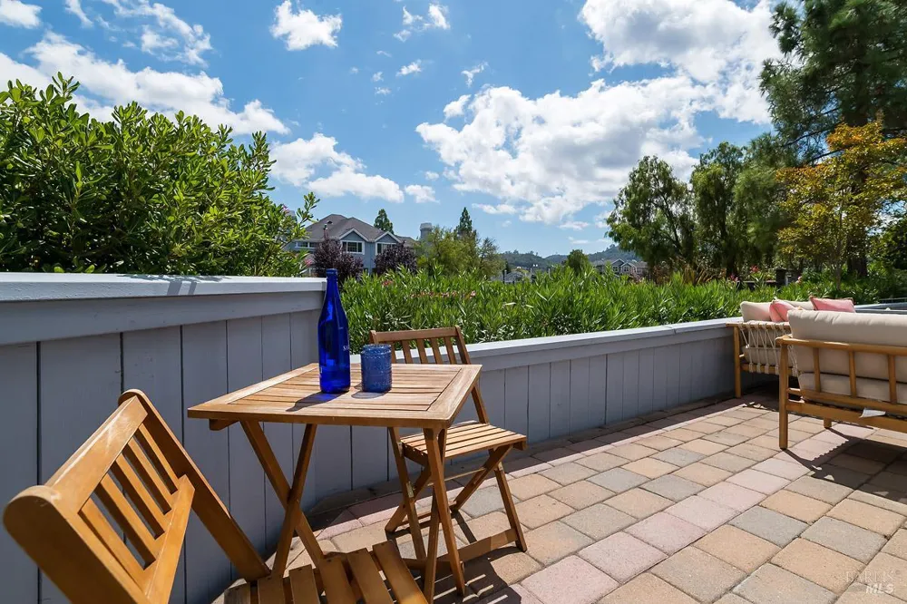 66 Mariners Circle San Rafael, CA 94903
