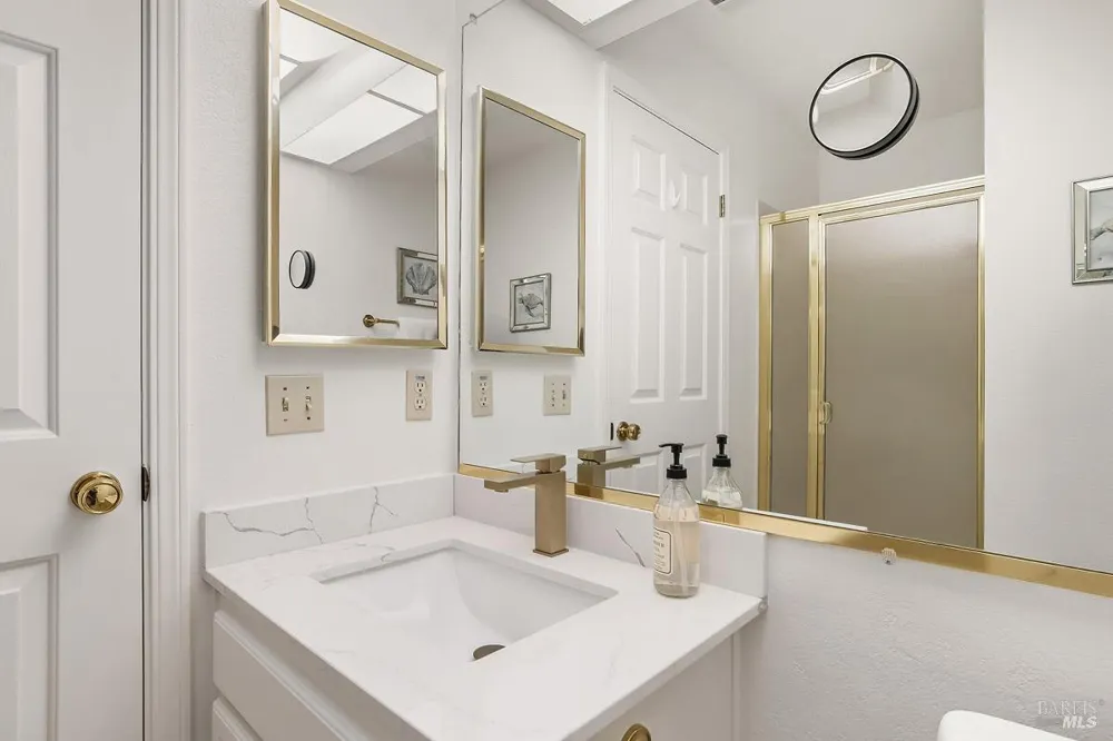 66 Mariners Circle San Rafael, CA 94903