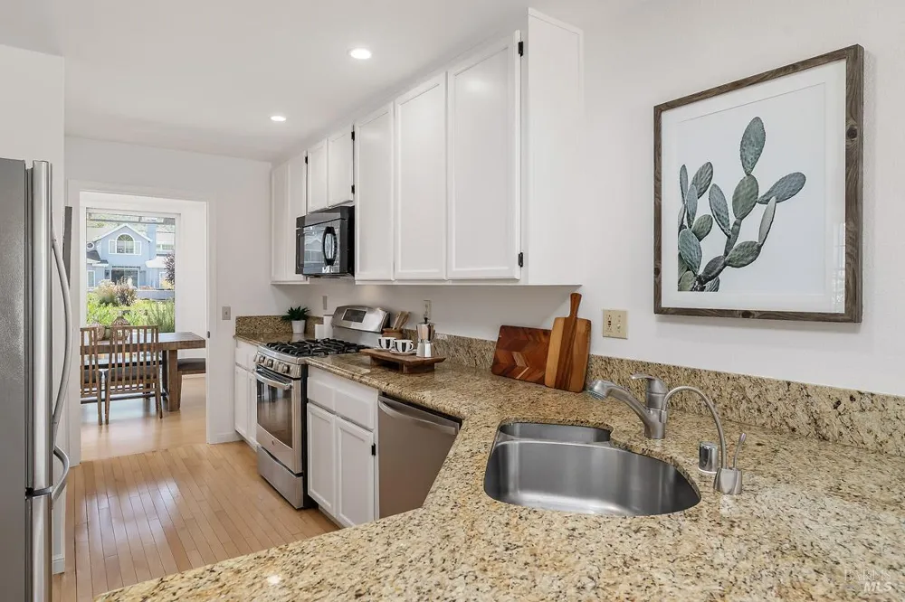 66 Mariners Circle San Rafael, CA 94903
