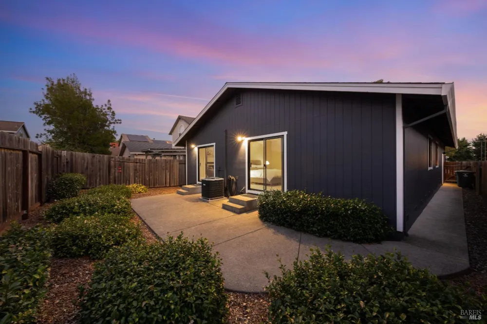1408 Middlebrook Way Rohnert Park, CA 94928