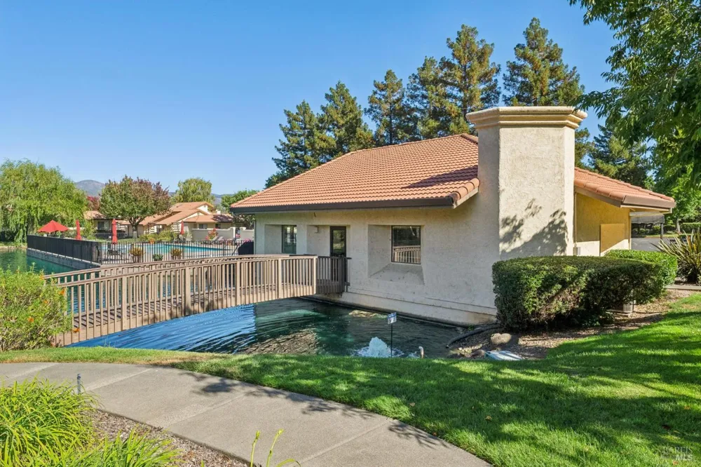 41 Fountain Grove Circle Napa, CA 94558