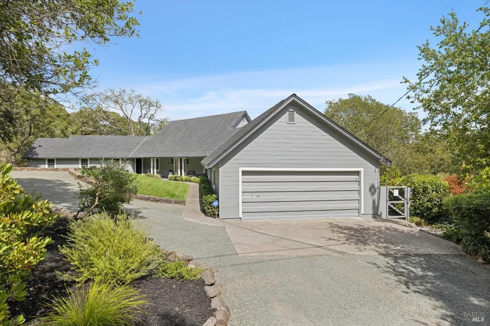 1811 Katie Lane Sonoma, CA 95476