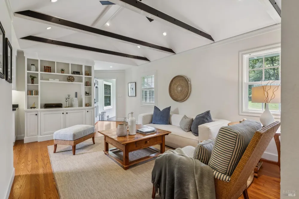 1811 Katie Lane Sonoma, CA 95476