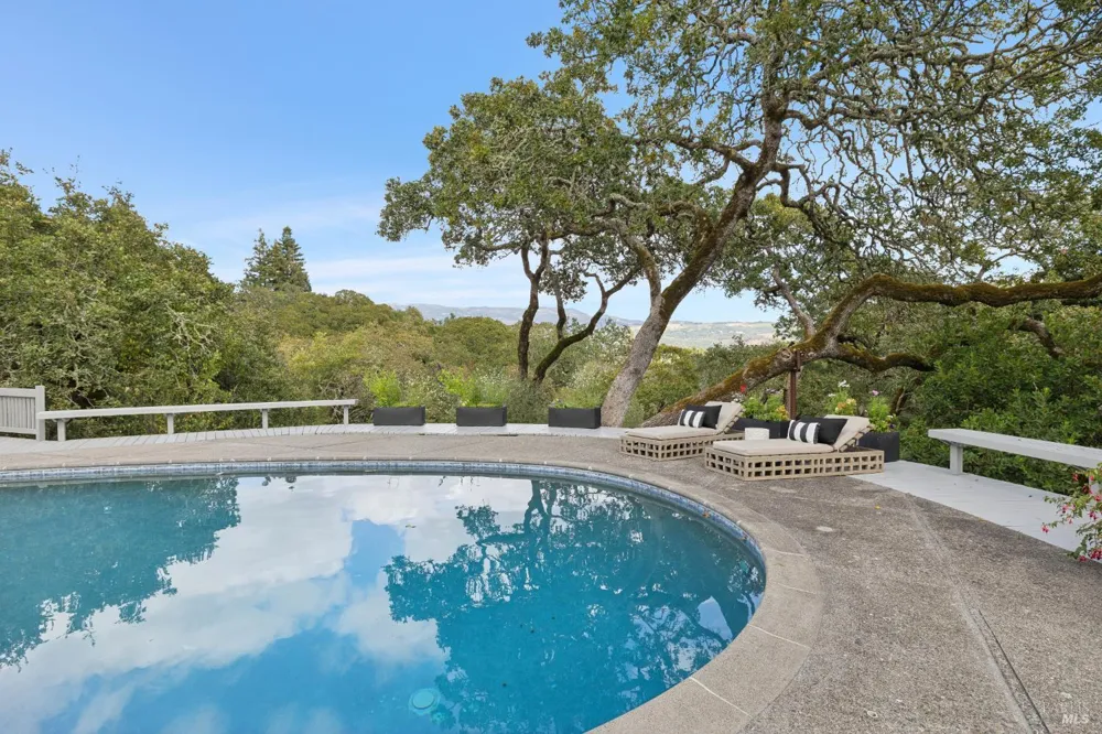1811 Katie Lane Sonoma, CA 95476