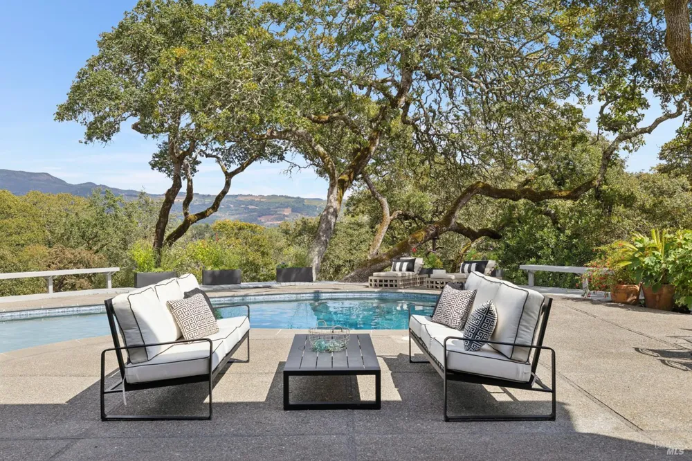 1811 Katie Lane Sonoma, CA 95476